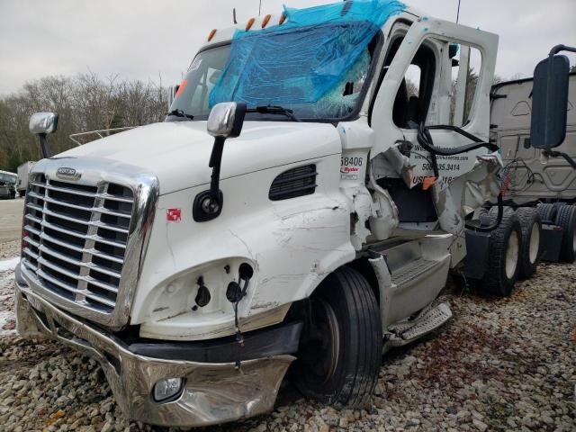 2016 Freightliner Cascadia 113