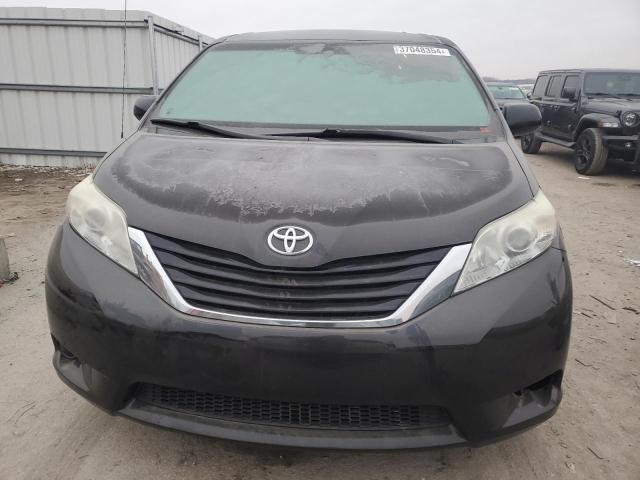 2013 Toyota Sienna LE