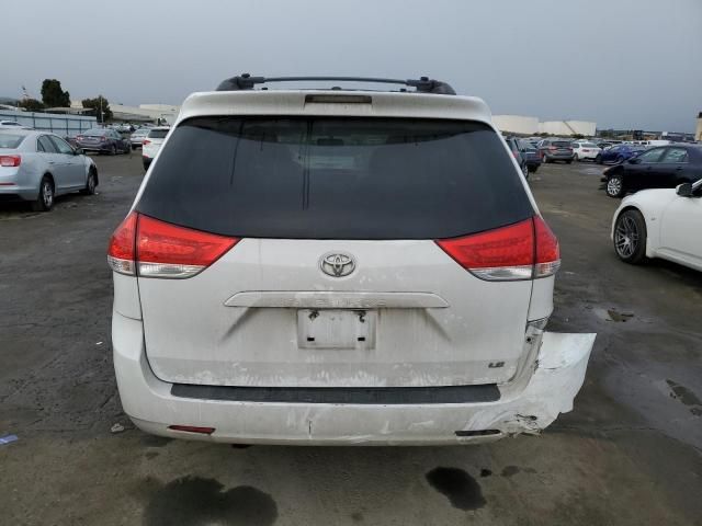 2011 Toyota Sienna LE