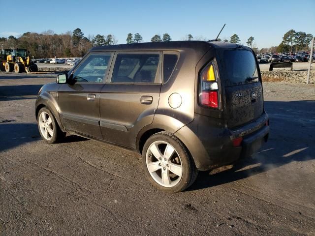 2010 KIA Soul +