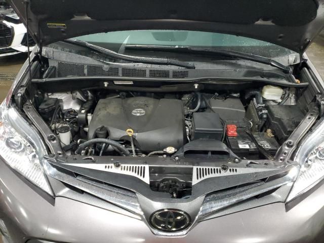 2020 Toyota Sienna XLE