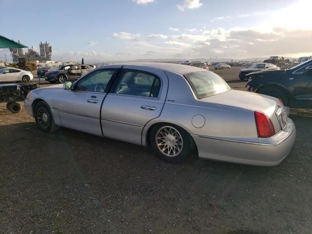 2001 Lincoln Town Car Signature