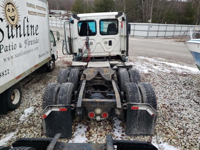 2016 Freightliner Cascadia 113