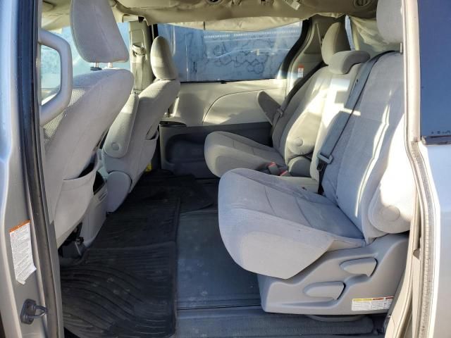 2015 Toyota Sienna LE