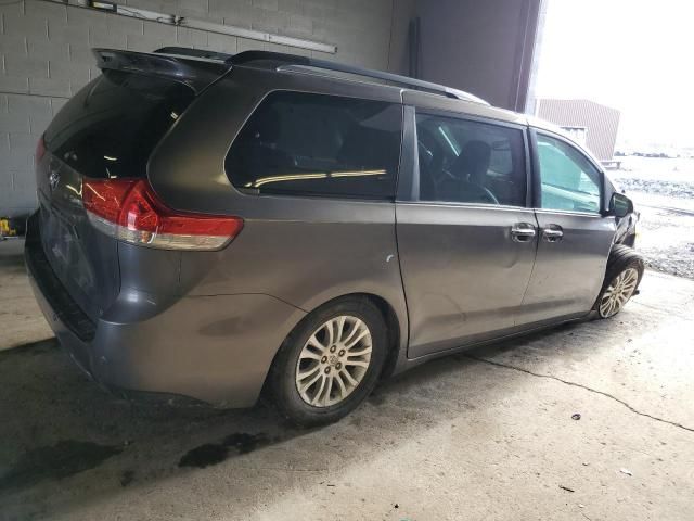 2013 Toyota Sienna XLE