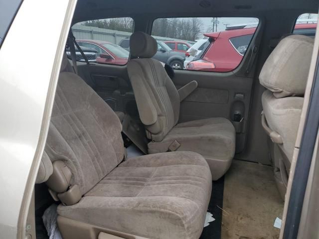 2000 Toyota Sienna LE