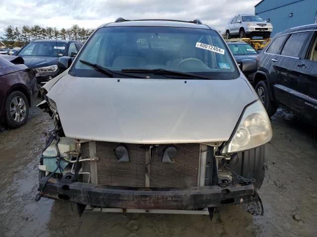 2005 Toyota Sienna CE