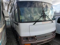Salvage trucks for sale at Pekin, IL auction: 2000 Winnebago 2000 Workhorse Custom Chassis Motorhome Chassis P3