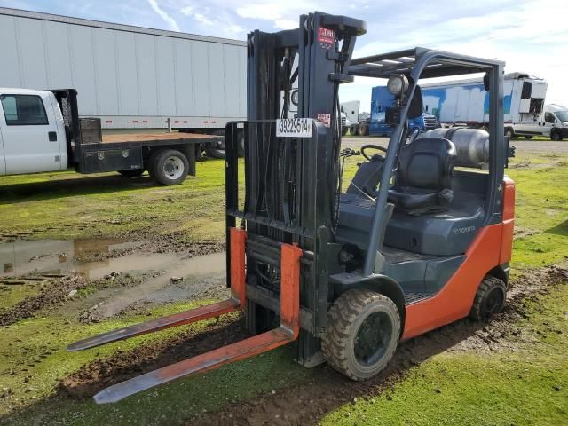 2000 Toyota Forklift