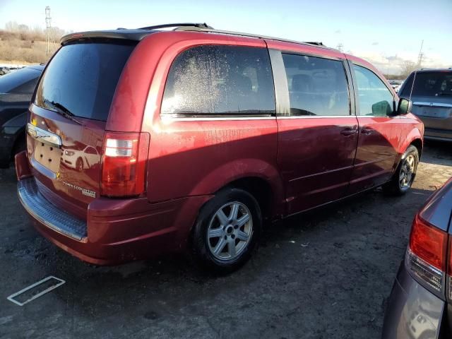 2010 Chrysler Town & Country LX