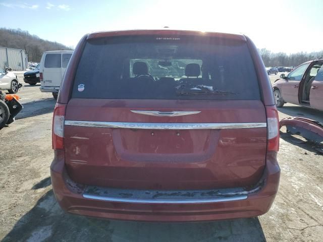 2013 Chrysler Town & Country Touring L