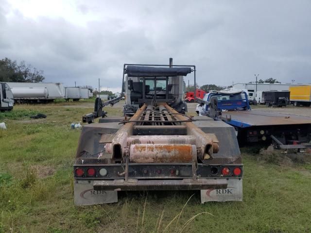 2006 Peterbilt 320