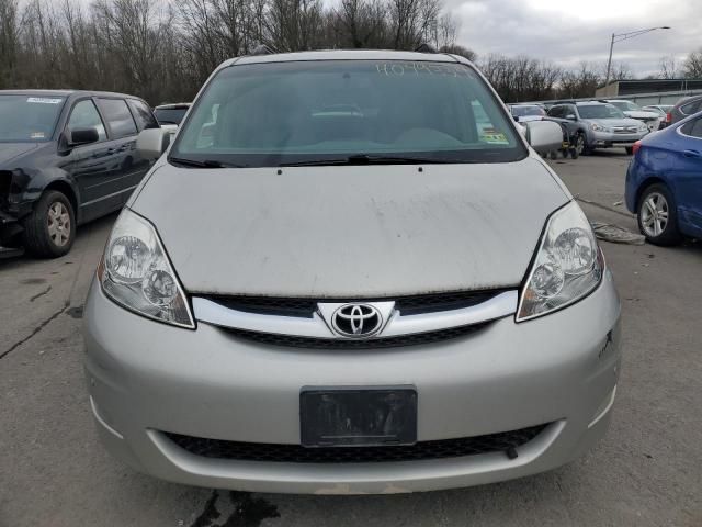 2008 Toyota Sienna XLE