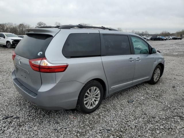 2017 Toyota Sienna XLE