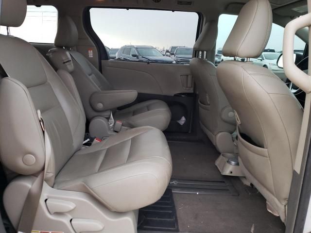 2018 Toyota Sienna XLE