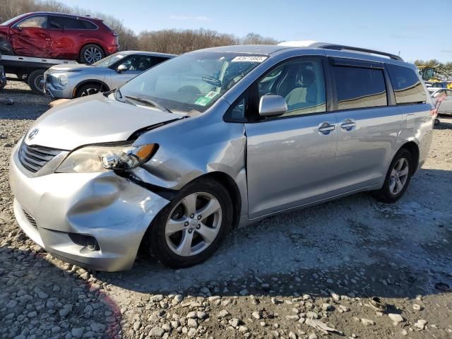 2011 Toyota Sienna LE