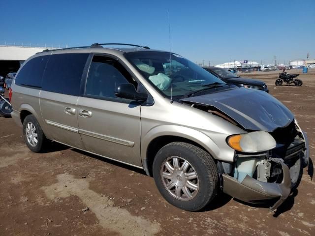 2004 Chrysler Town & Country Touring