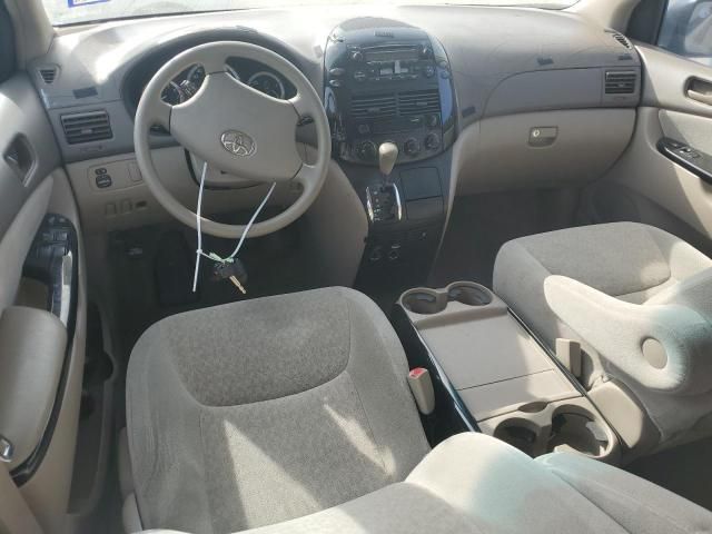 2005 Toyota Sienna CE