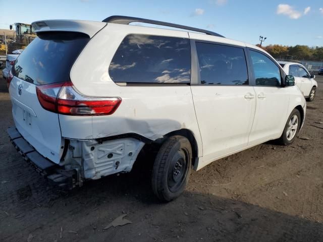 2017 Toyota Sienna LE