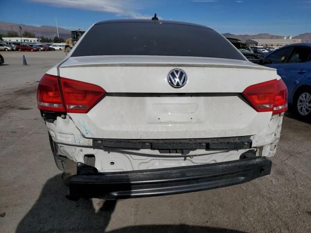 2015 Volkswagen Passat SE