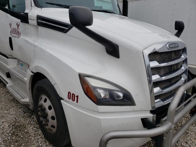 2019 Freightliner Cascadia 126