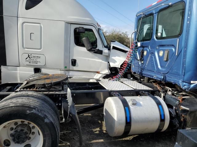 2017 Freightliner Cascadia 113