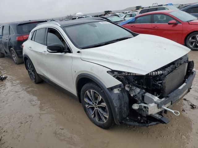 2017 Infiniti QX30 Base