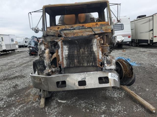 1999 Freightliner Medium Conventional FL70