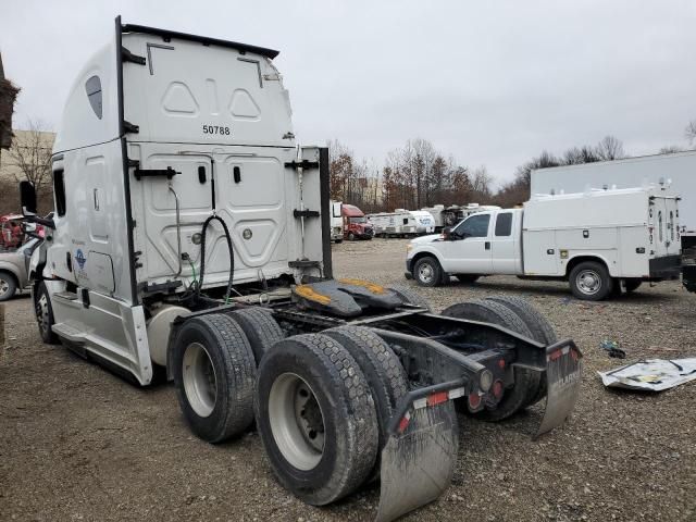 2020 Freightliner Cascadia 126