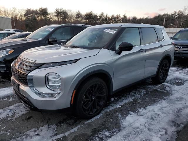 2022 Mitsubishi Outlander SE