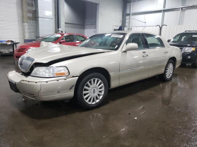 2005 Lincoln Town Car Signature