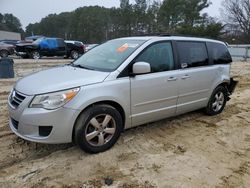 Salvage cars for sale from Copart Seaford, DE: 2009 Volkswagen Routan SE