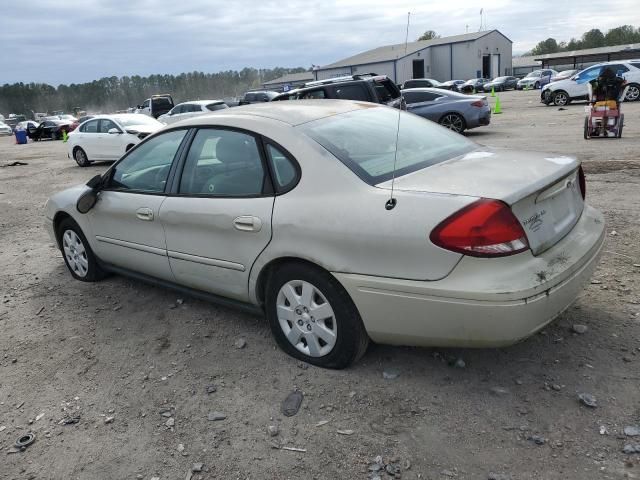 2004 Ford Taurus SE