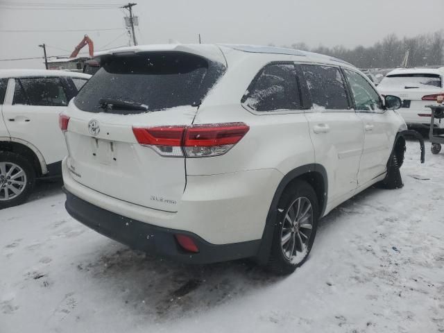 2017 Toyota Highlander SE