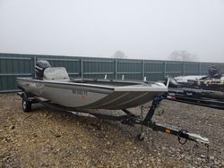 Salvage boats for sale at Sikeston, MO auction: 2011 Lowe 195 Stinge