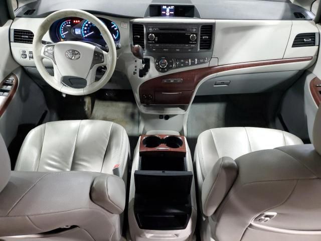 2013 Toyota Sienna XLE