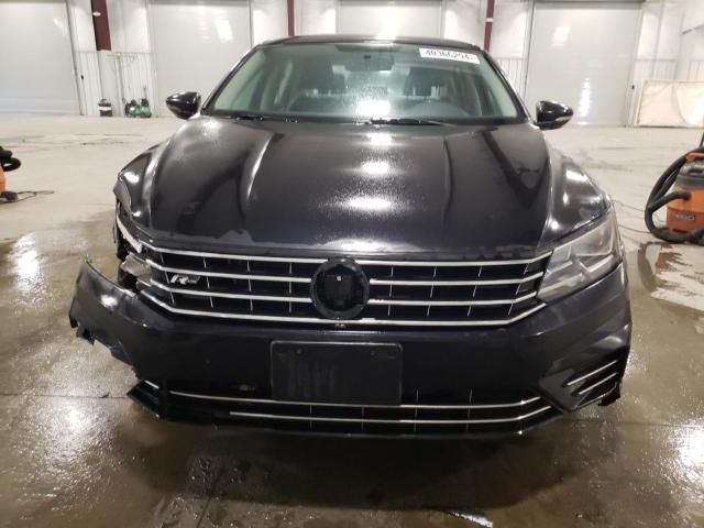 2017 Volkswagen Passat R-Line