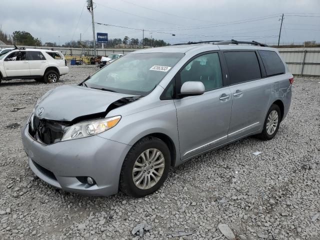 2017 Toyota Sienna XLE