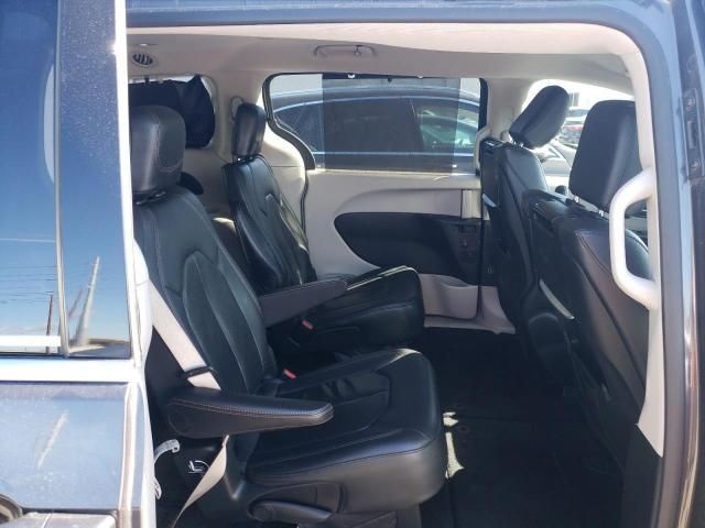 2017 Chrysler Pacifica Touring L Plus