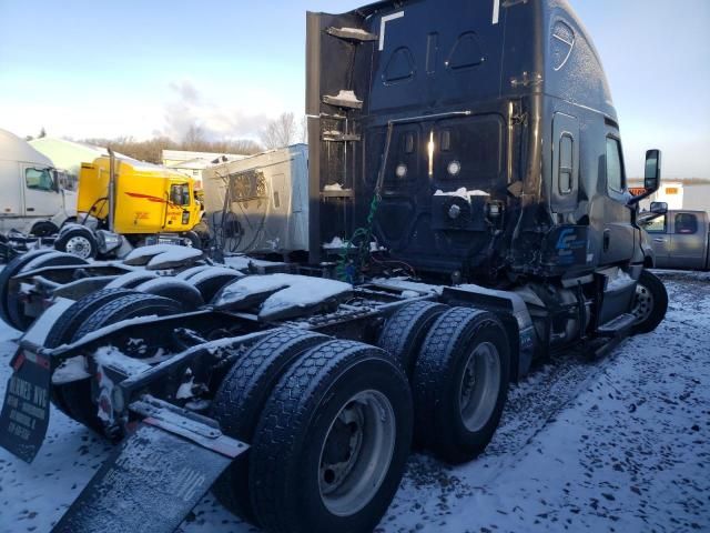 2019 Freightliner Cascadia 126