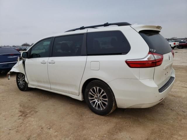 2018 Toyota Sienna XLE