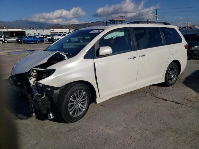 2018 Toyota Sienna XLE