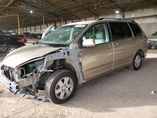 2004 Toyota Sienna XLE