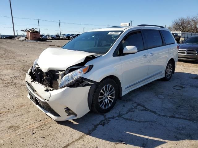 2018 Toyota Sienna XLE