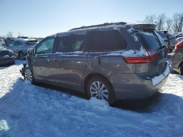 2017 Toyota Sienna XLE