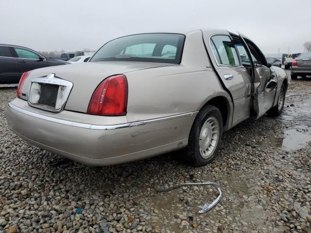 2000 Lincoln Town Car Signature