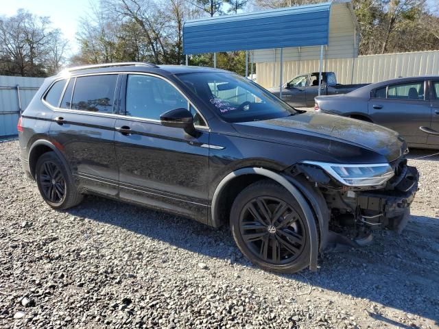 2022 Volkswagen Tiguan SE R-LINE Black