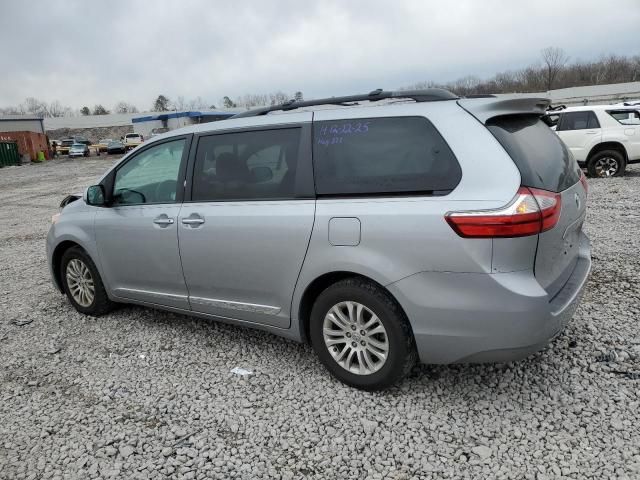 2017 Toyota Sienna XLE