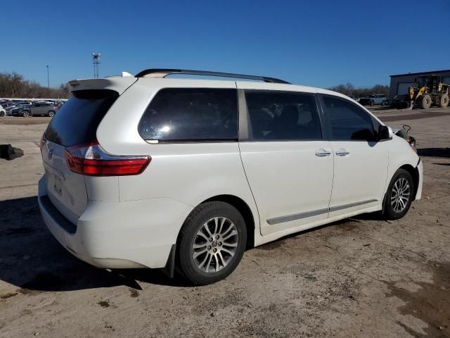 2018 Toyota Sienna XLE