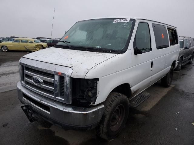 2013 Ford Econoline E350 Super Duty Wagon